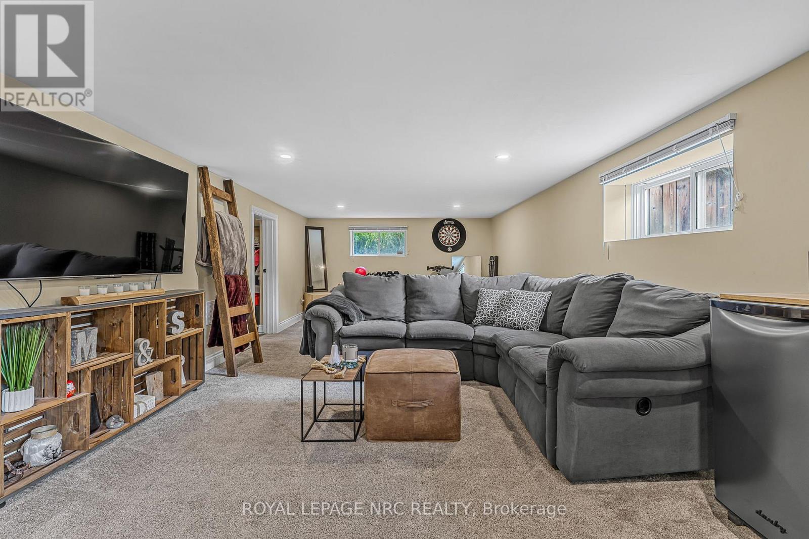 146 Merritt Road, Pelham (Fonthill), Ontario  L3B 5N5 - Photo 24 - X12370747