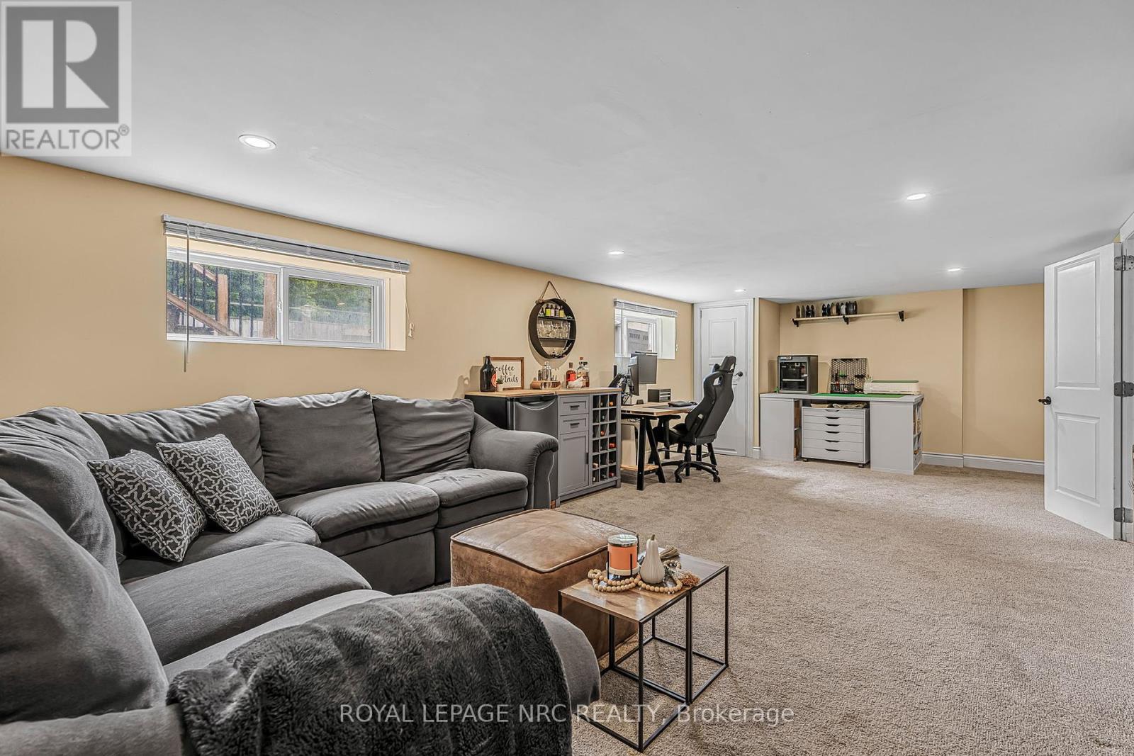 146 Merritt Road, Pelham (Fonthill), Ontario  L3B 5N5 - Photo 25 - X12370747