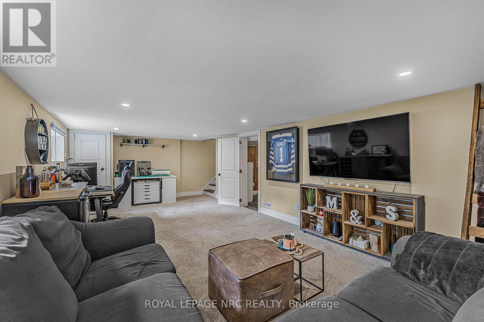 146 Merritt Road, Pelham (Fonthill), Ontario  L3B 5N5 - Photo 27 - X12370747