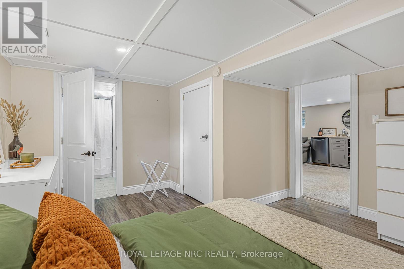 146 Merritt Road, Pelham (Fonthill), Ontario  L3B 5N5 - Photo 30 - X12370747