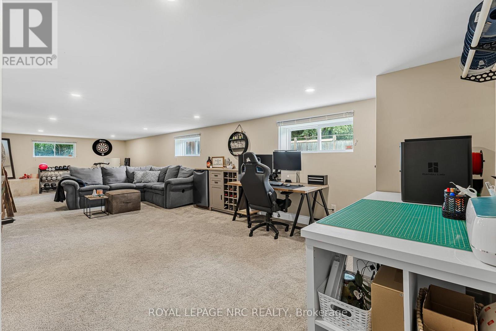 146 Merritt Road, Pelham (Fonthill), Ontario  L3B 5N5 - Photo 35 - X12370747