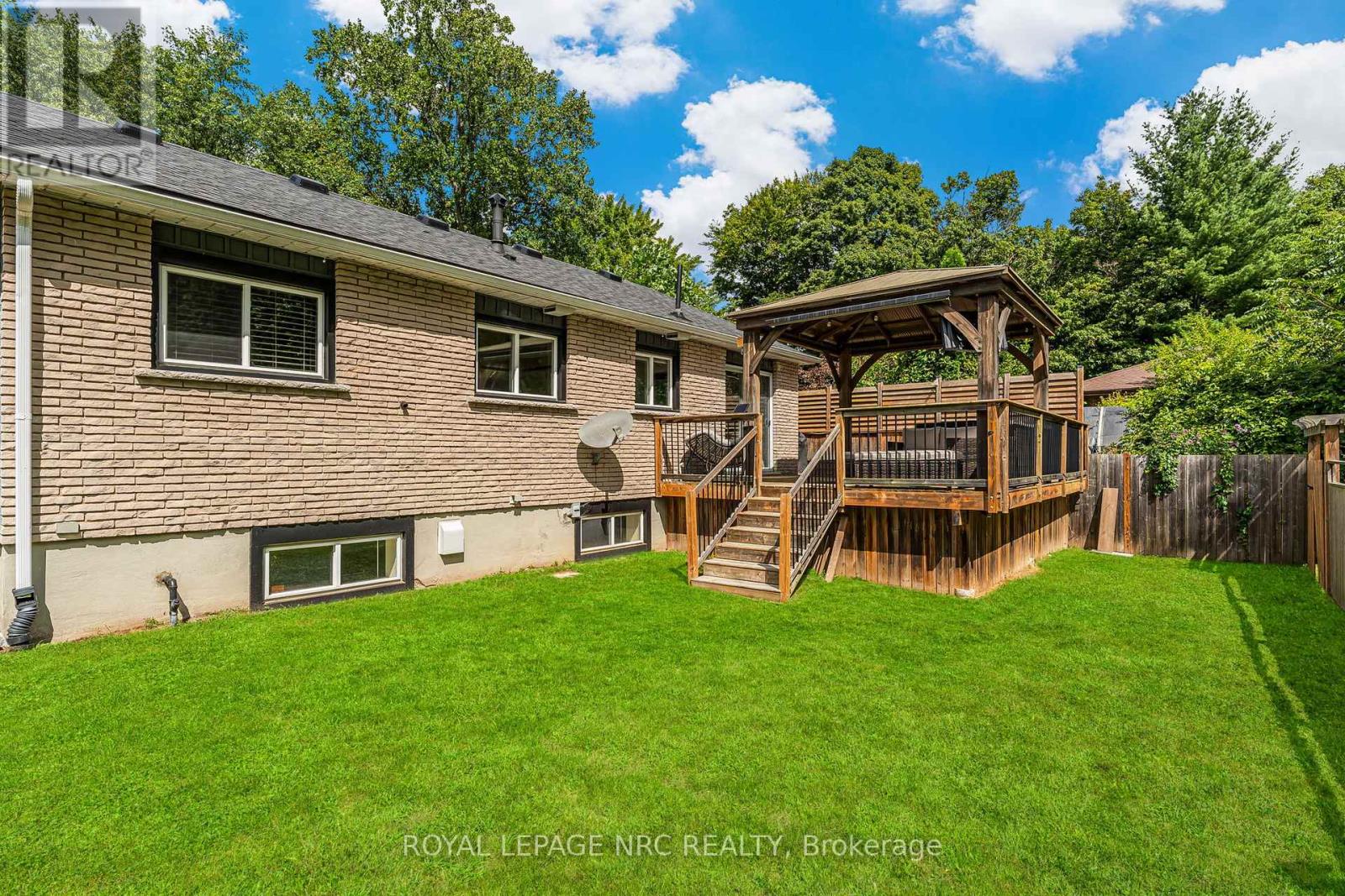 146 Merritt Road, Pelham (Fonthill), Ontario  L3B 5N5 - Photo 41 - X12370747