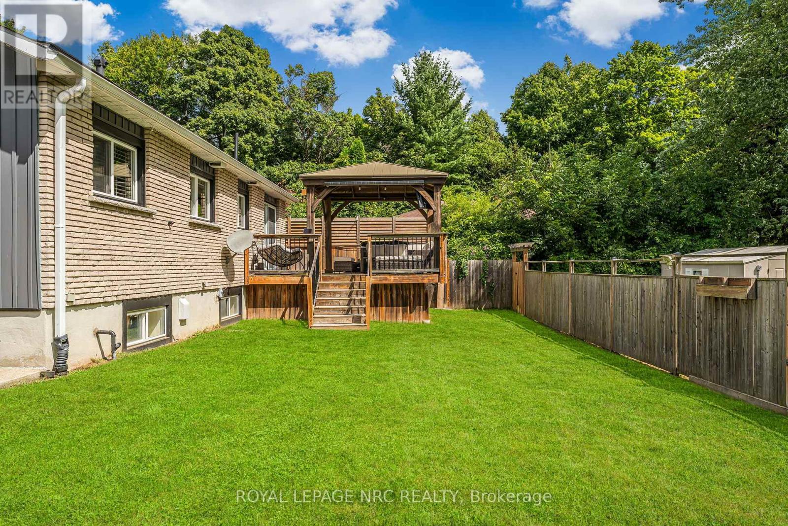 146 Merritt Road, Pelham (Fonthill), Ontario  L3B 5N5 - Photo 42 - X12370747