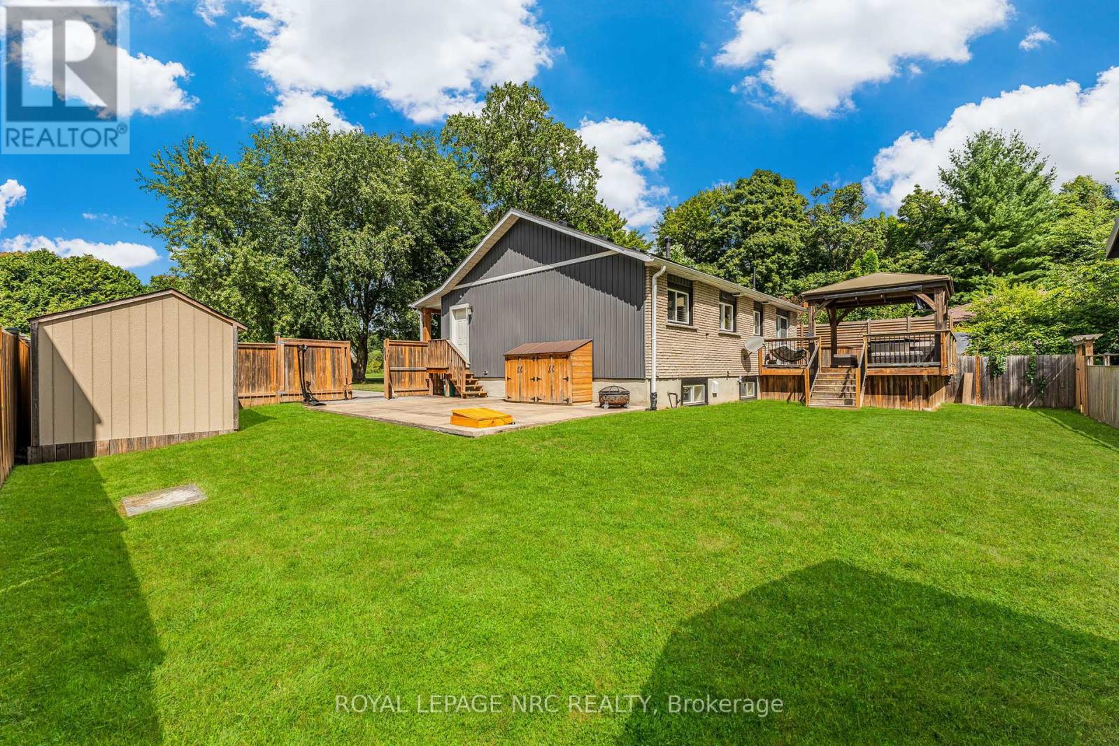 146 Merritt Road, Pelham (Fonthill), Ontario  L3B 5N5 - Photo 43 - X12370747