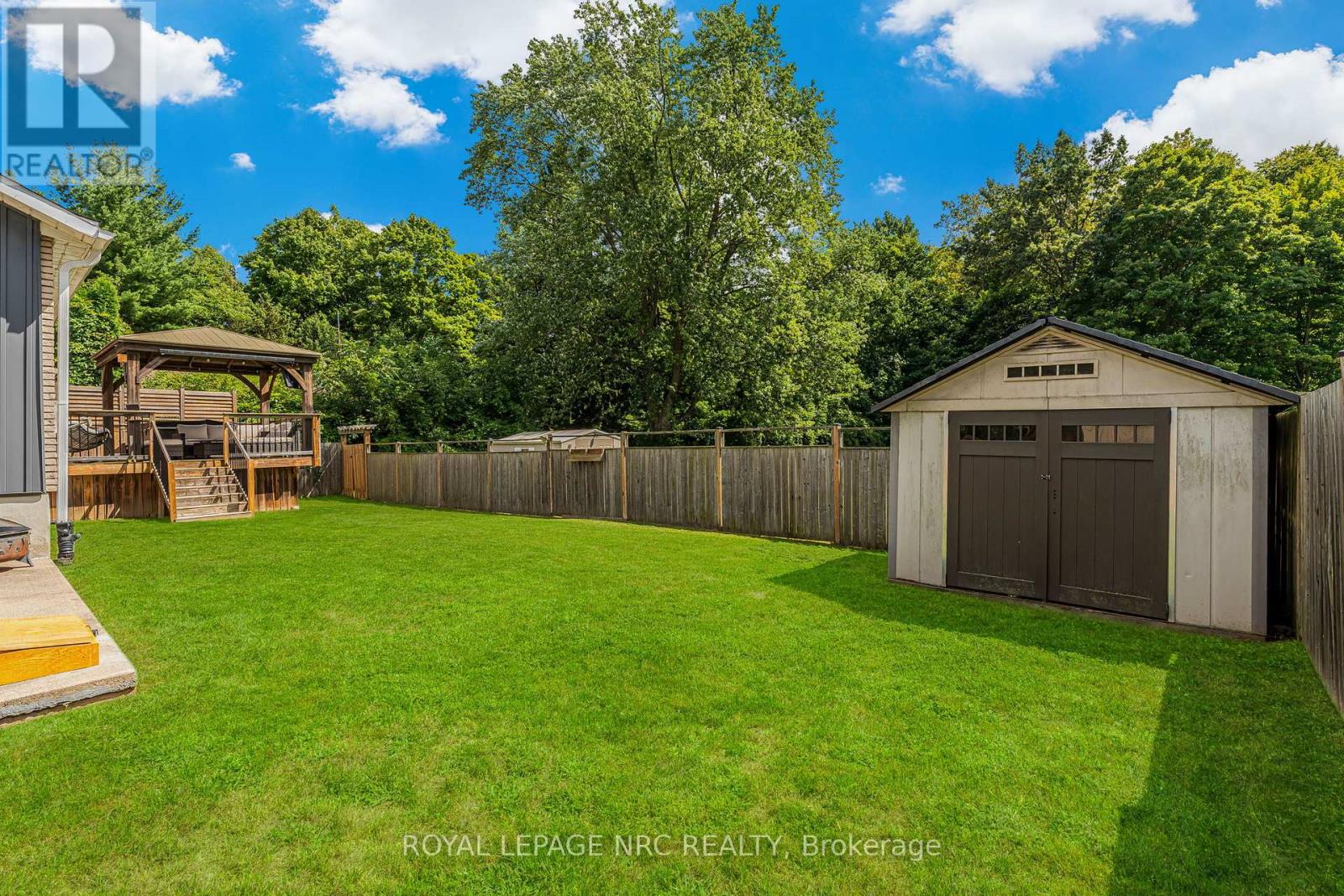 146 Merritt Road, Pelham (Fonthill), Ontario  L3B 5N5 - Photo 44 - X12370747