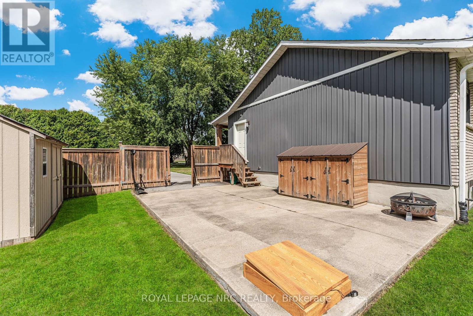 146 Merritt Road, Pelham (Fonthill), Ontario  L3B 5N5 - Photo 45 - X12370747