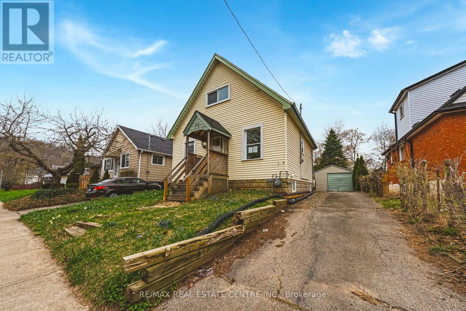70 HILLVIEW STREET, Hamilton, Ontario