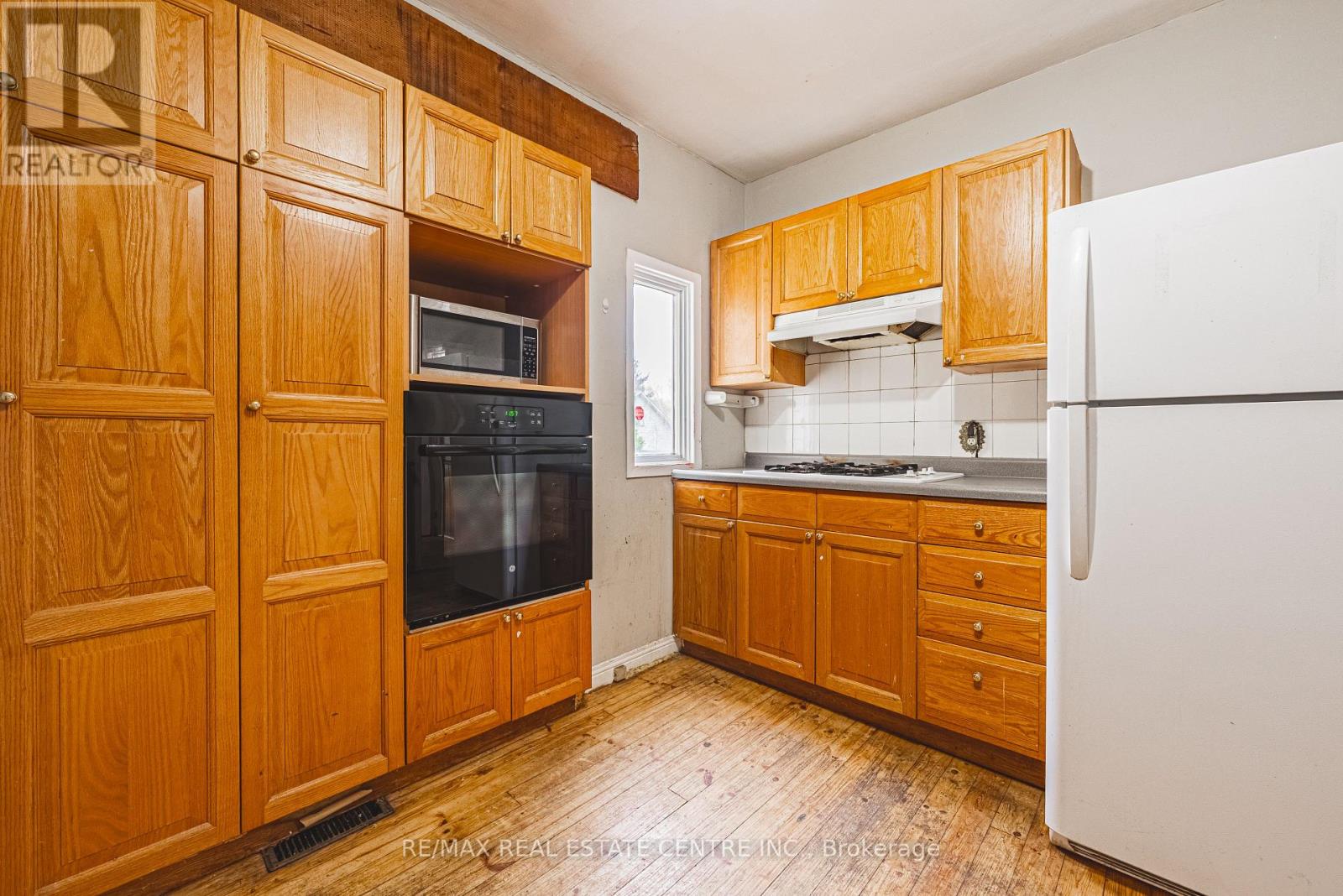 70 Hillview Street, Hamilton, Ontario  L8S 2Z2 - Photo 12 - X12370700