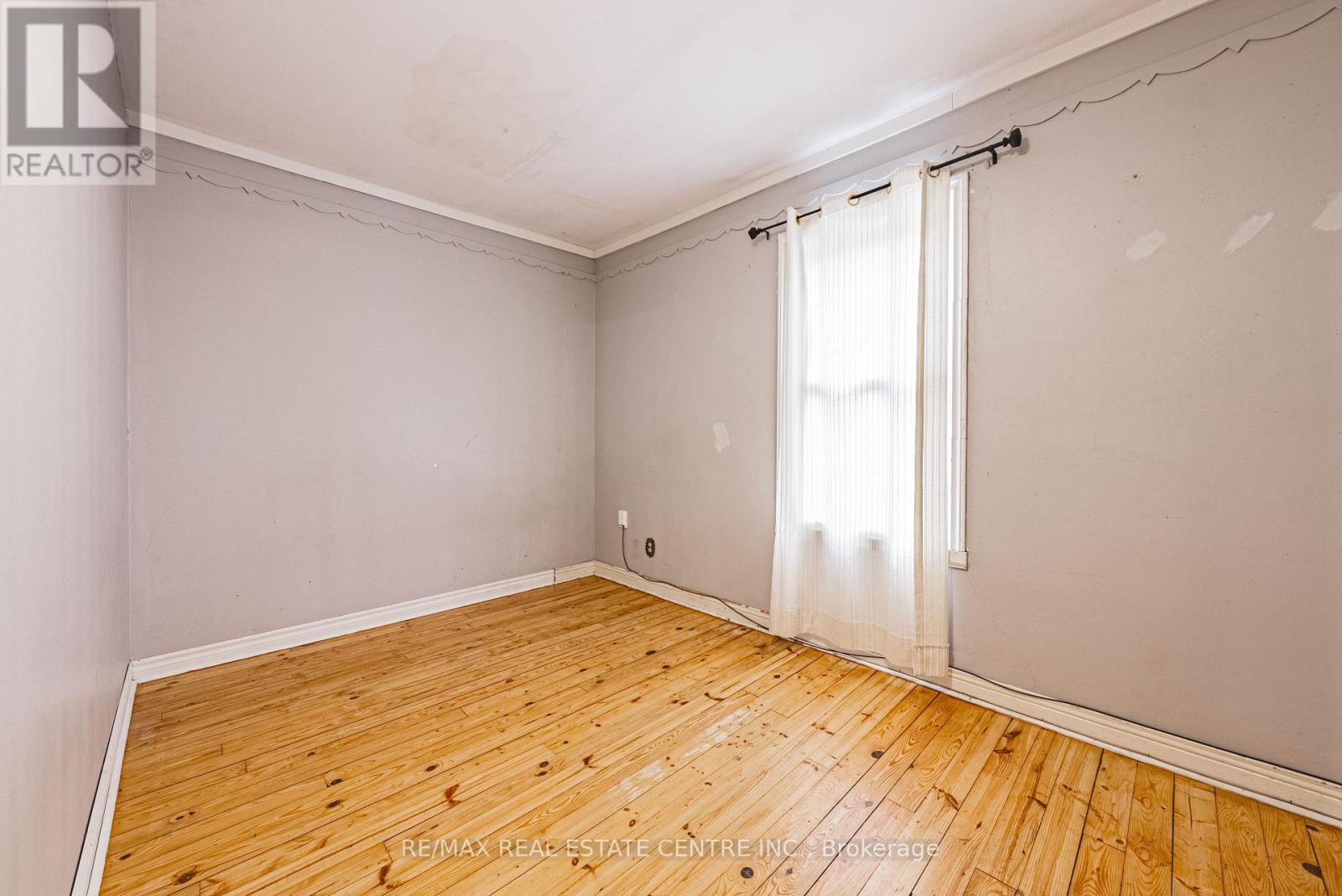70 Hillview Street, Hamilton, Ontario  L8S 2Z2 - Photo 13 - X12370700