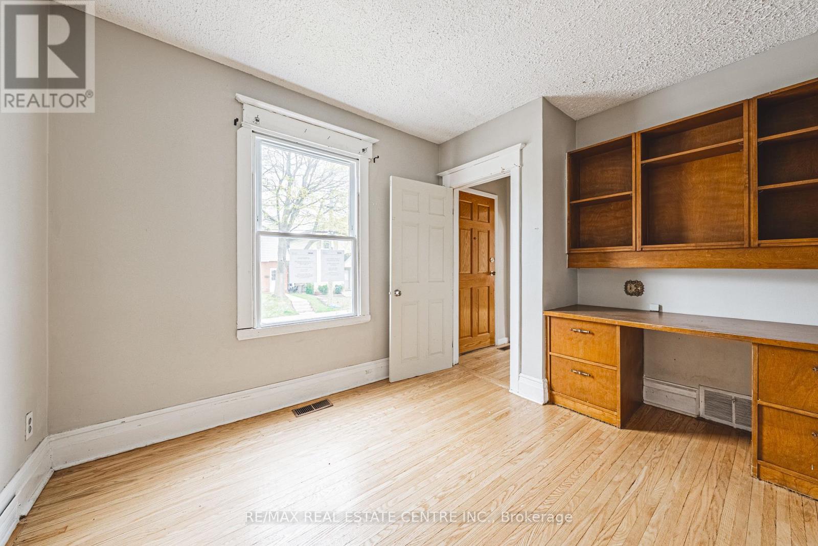 70 Hillview Street, Hamilton, Ontario  L8S 2Z2 - Photo 19 - X12370700