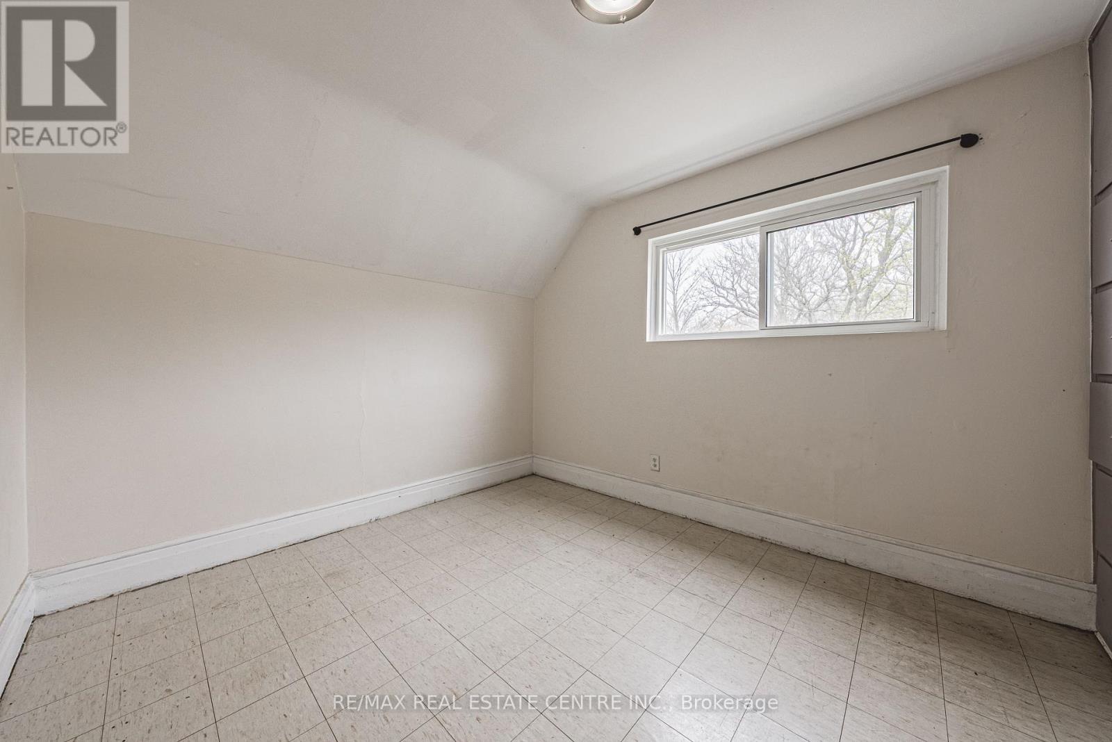 70 Hillview Street, Hamilton, Ontario  L8S 2Z2 - Photo 20 - X12370700