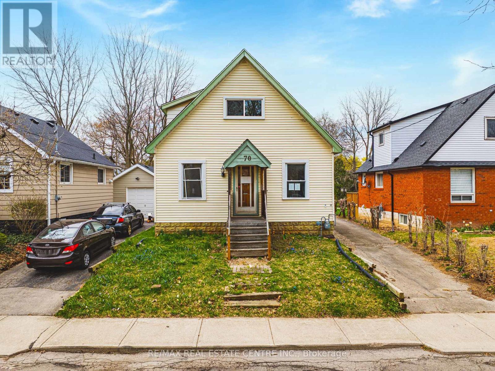 70 Hillview Street, Hamilton, Ontario  L8S 2Z2 - Photo 4 - X12370700
