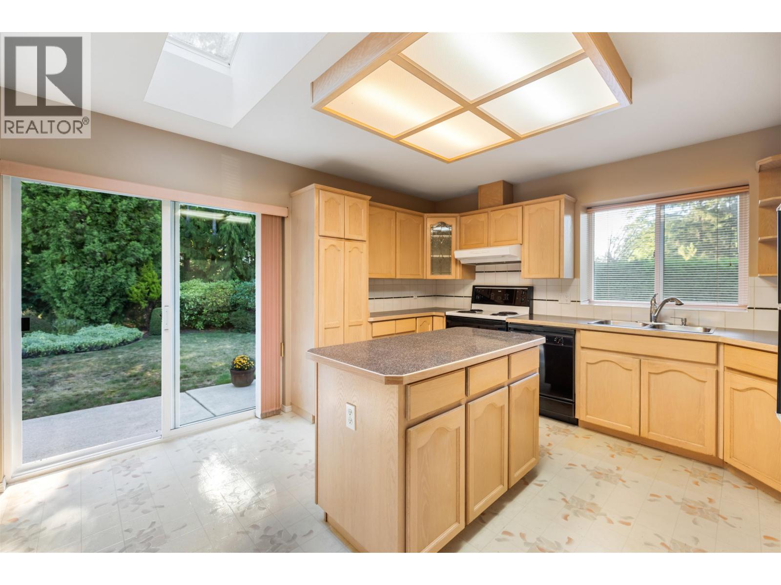 6114 S Gale Avenue, Sechelt, British Columbia  V7Z 0P9 - Photo 18 - R3041421