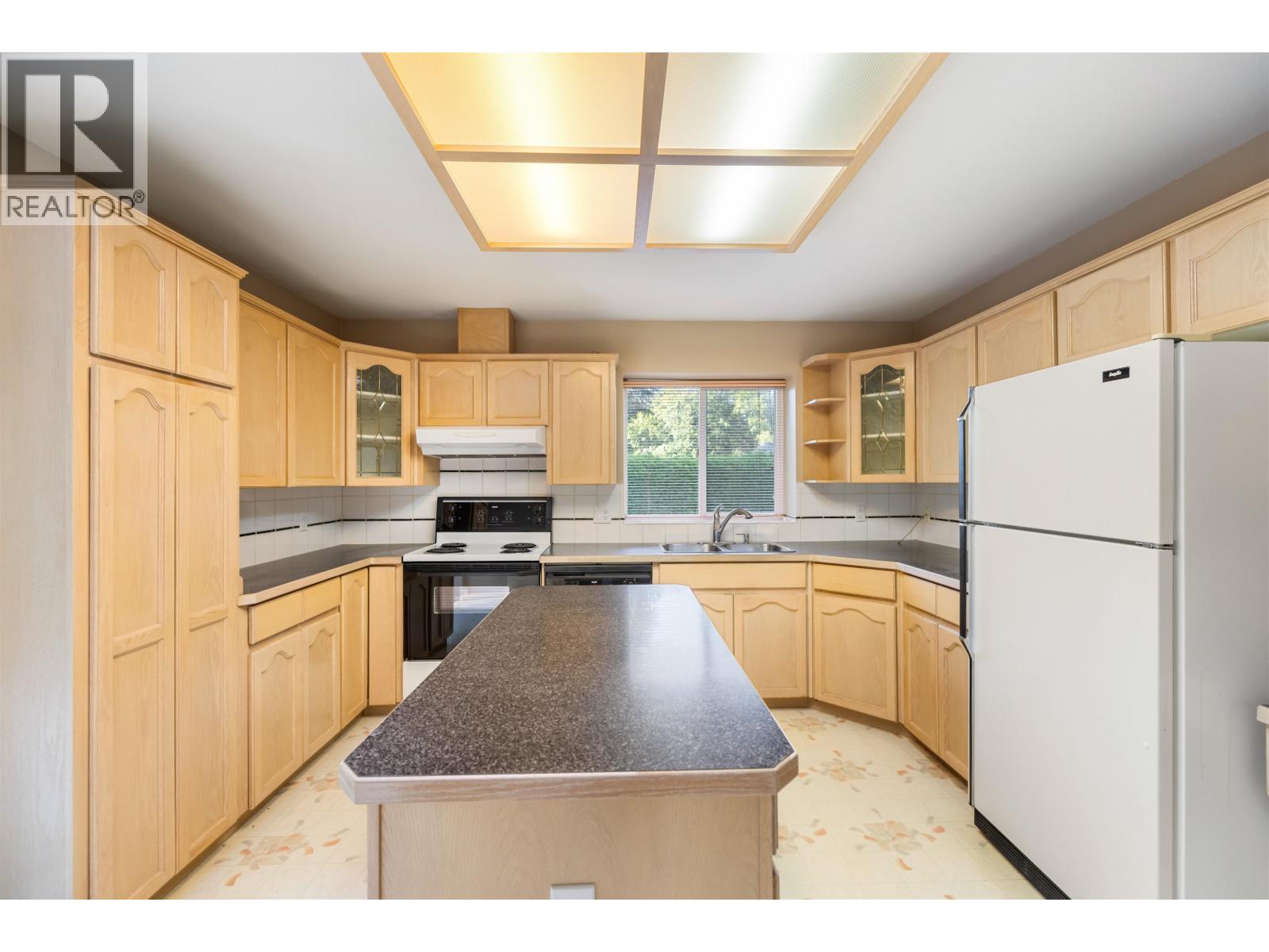 6114 S Gale Avenue, Sechelt, British Columbia  V7Z 0P9 - Photo 14 - R3041421