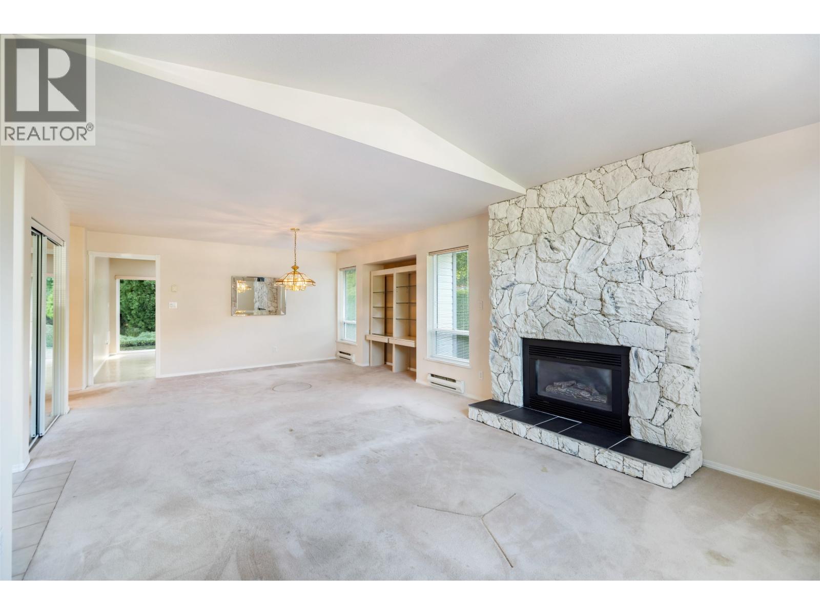 6114 S Gale Avenue, Sechelt, British Columbia  V7Z 0P9 - Photo 10 - R3041421