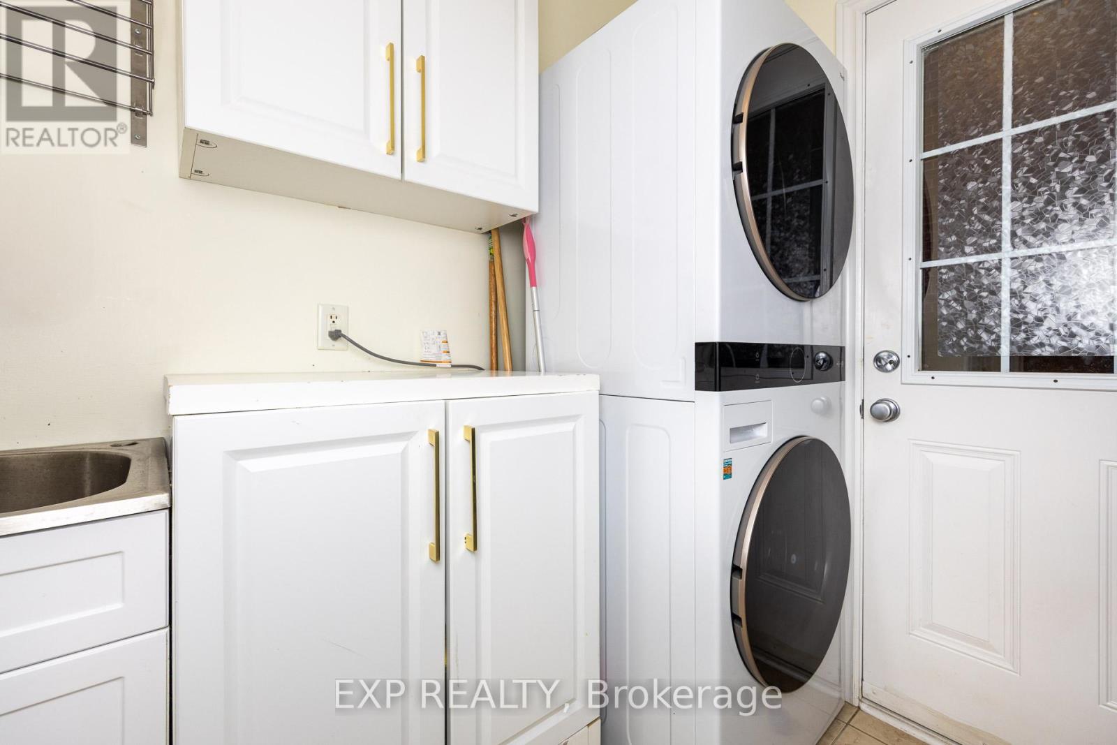 305 Via Romano Boulevard, Vaughan, Ontario  L6A 0J1 - Photo 19 - N12370765