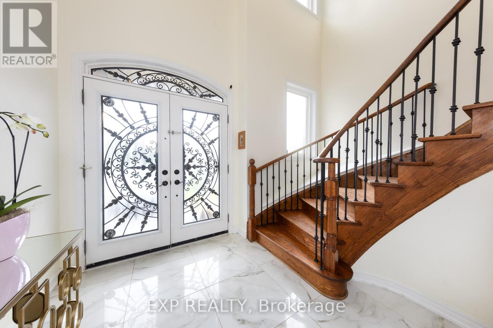 Property at 305 VIA ROMANO BOULEVARD image 3
