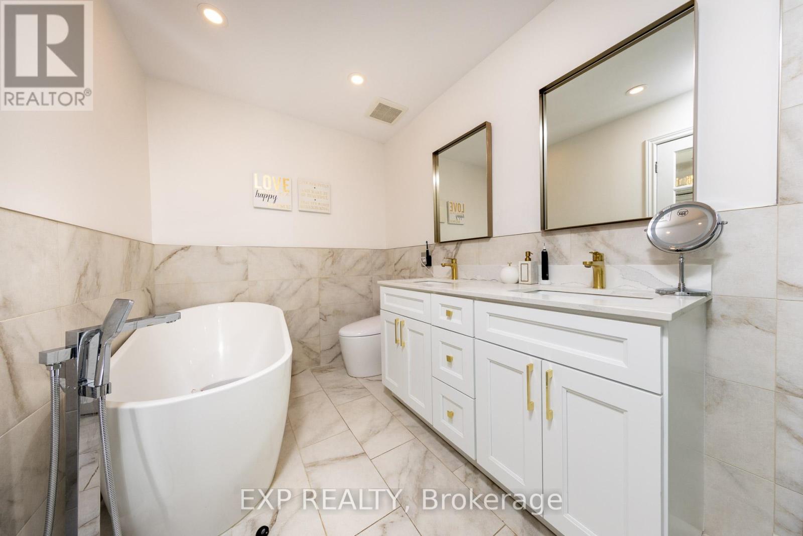 305 Via Romano Boulevard, Vaughan, Ontario  L6A 0J1 - Photo 30 - N12370765