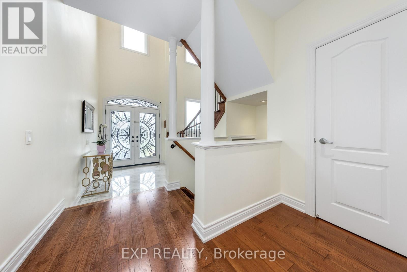 Property at 305 VIA ROMANO BOULEVARD image 5