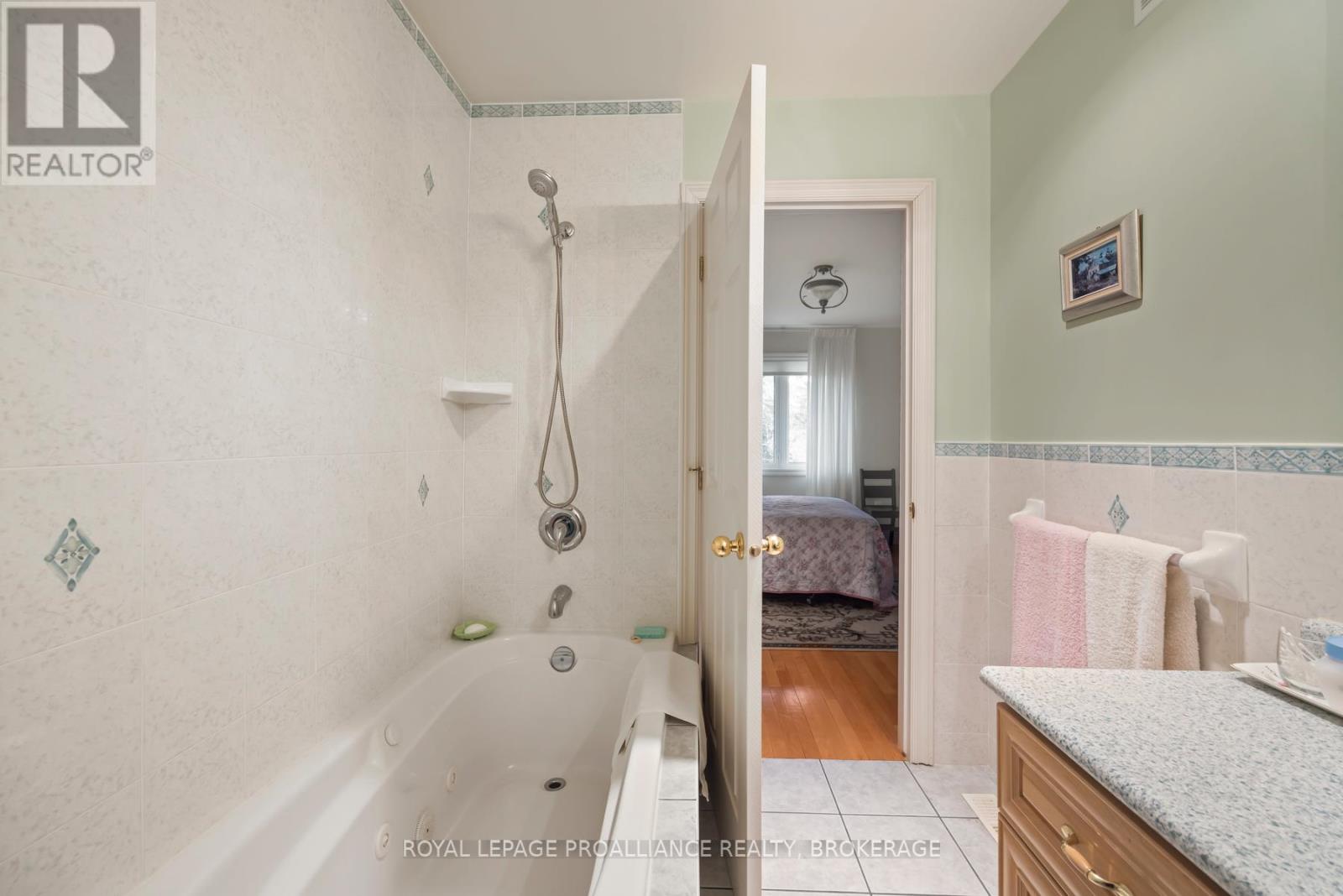 1 Leavis Shores, Frontenac Islands, Ontario  K7G 2V6 - Photo 46 - X12370879