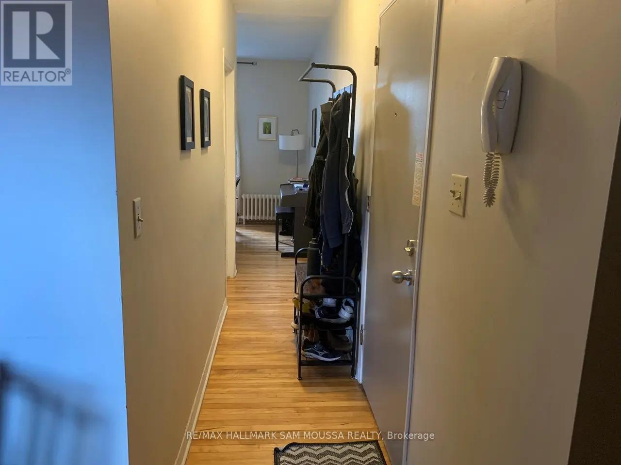 10 - 232 Cooper Street, Ottawa, Ontario  K2P 0G4 - Photo 2 - X12370839