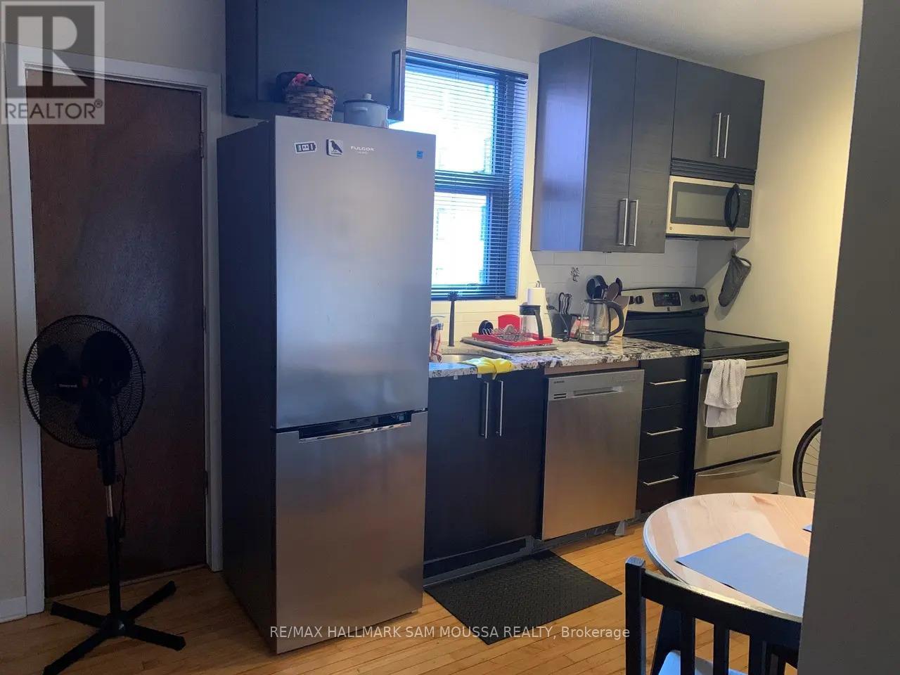 10 - 232 Cooper Street, Ottawa, Ontario  K2P 0G4 - Photo 5 - X12370839