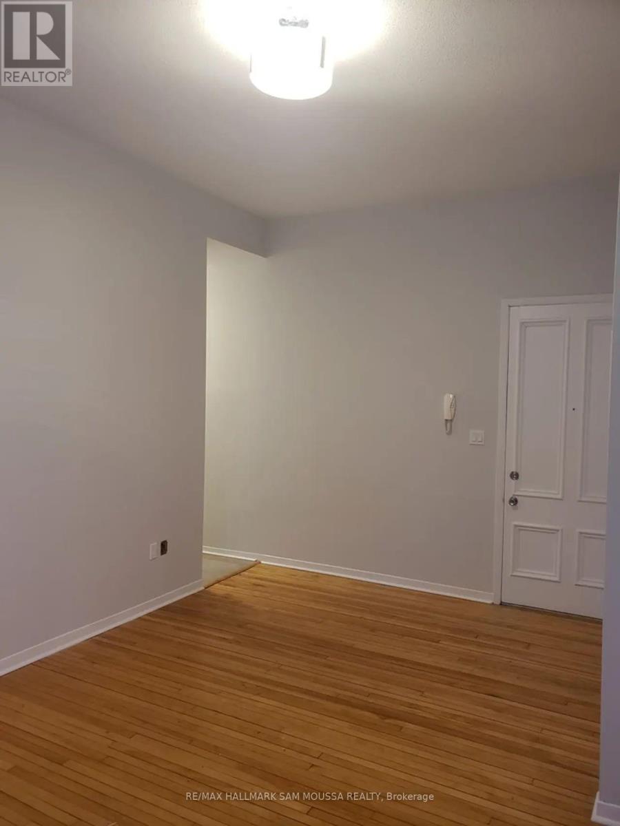 3 - 232 Cooper Street, Ottawa, Ontario  K2P 0G4 - Photo 3 - X12370844