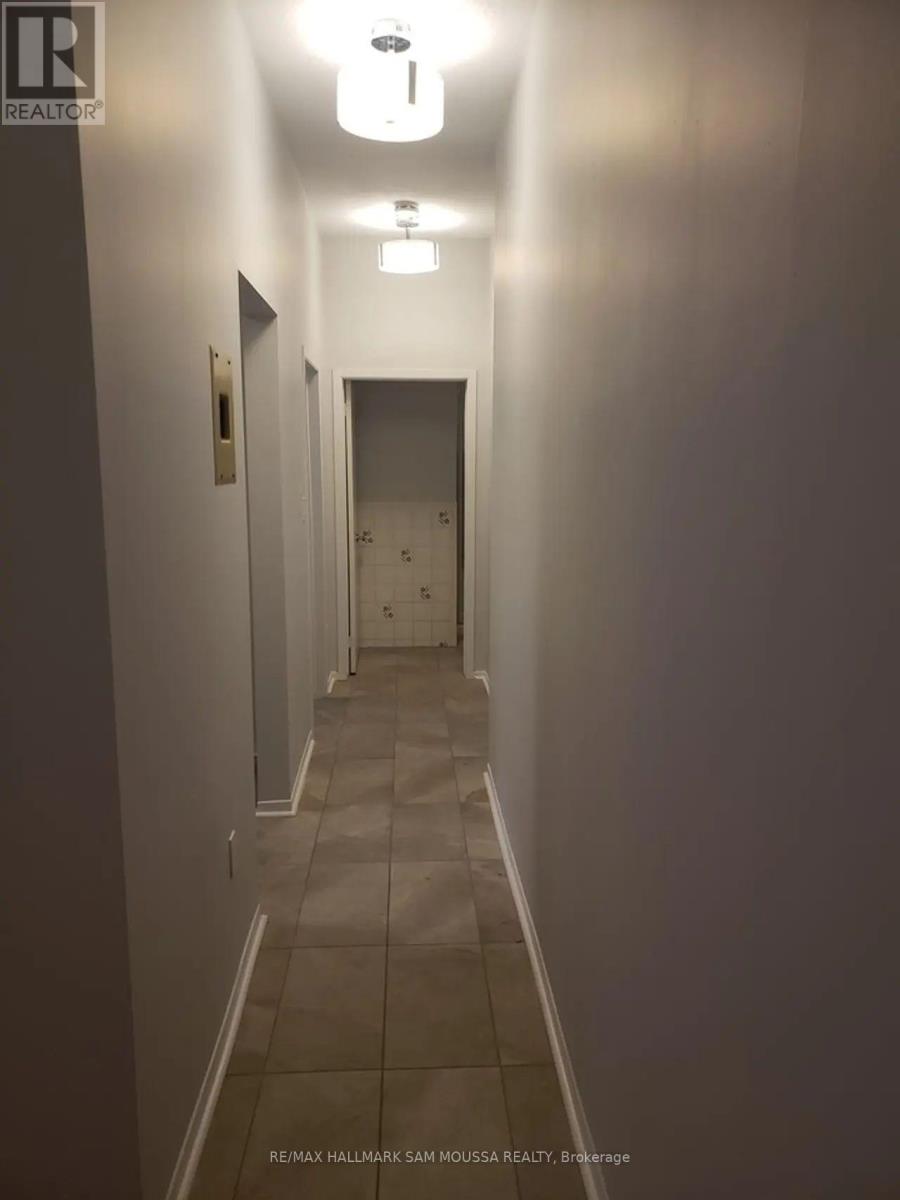 3 - 232 Cooper Street, Ottawa, Ontario  K2P 0G4 - Photo 5 - X12370844
