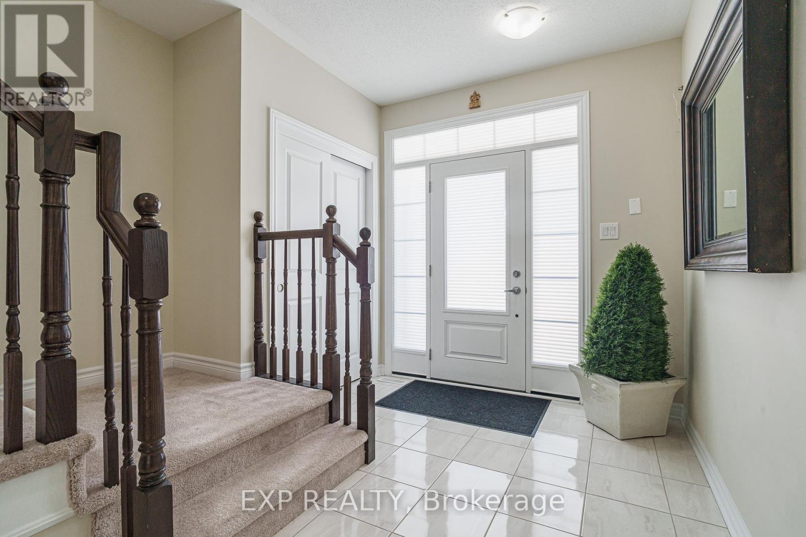 628 Eagle Crest Heights, Ottawa, Ontario  K2S 2E6 - Photo 3 - X12370902