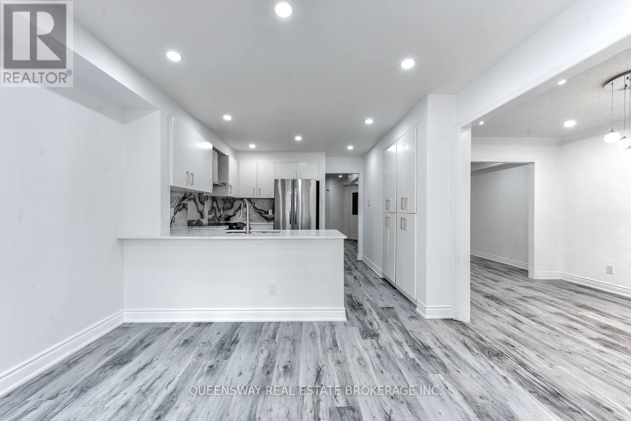 12 Dandelion Road, Brampton, Ontario  L6R 1X3 - Photo 12 - W12370784