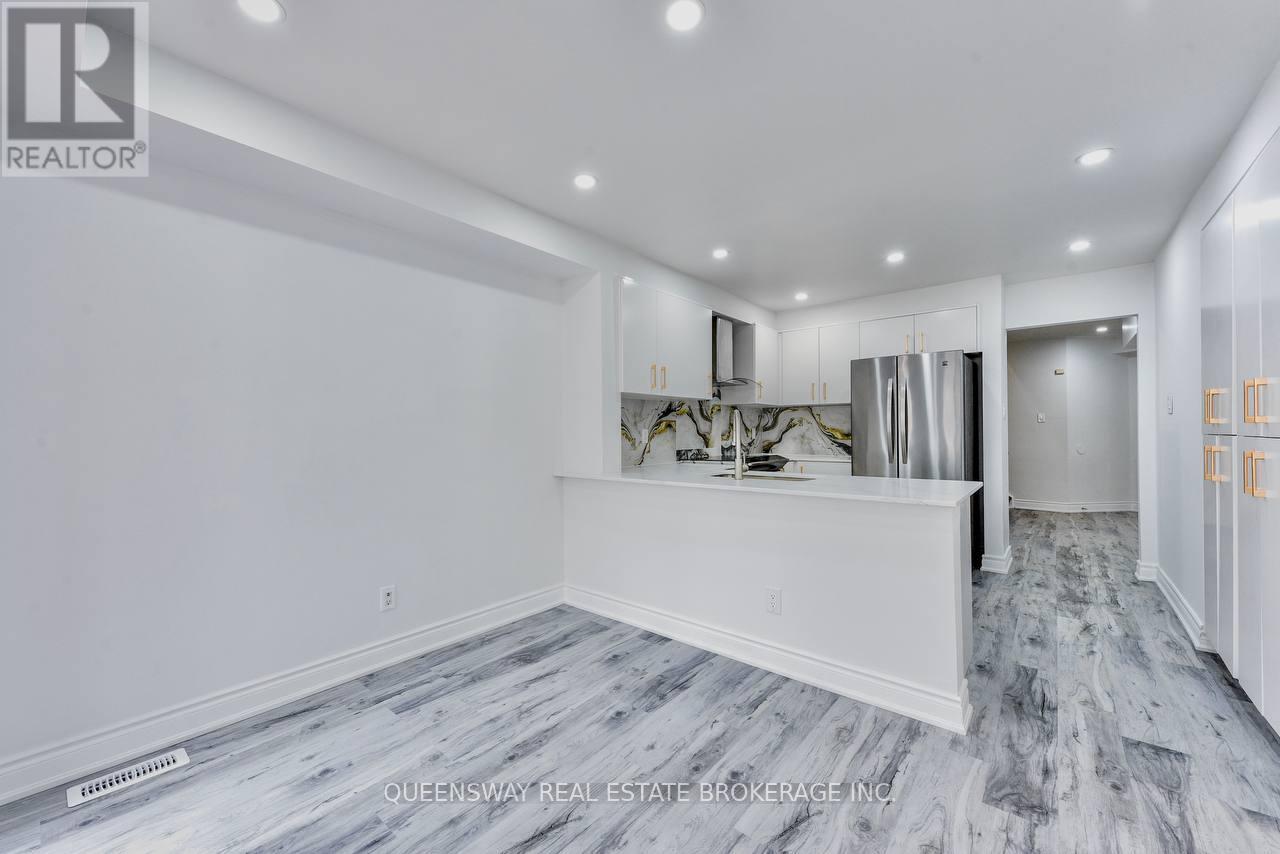 12 Dandelion Road, Brampton, Ontario  L6R 1X3 - Photo 13 - W12370784