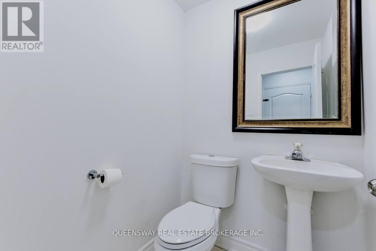 12 Dandelion Road, Brampton, Ontario  L6R 1X3 - Photo 27 - W12370784