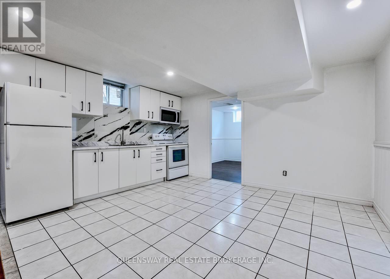 12 Dandelion Road, Brampton, Ontario  L6R 1X3 - Photo 41 - W12370784