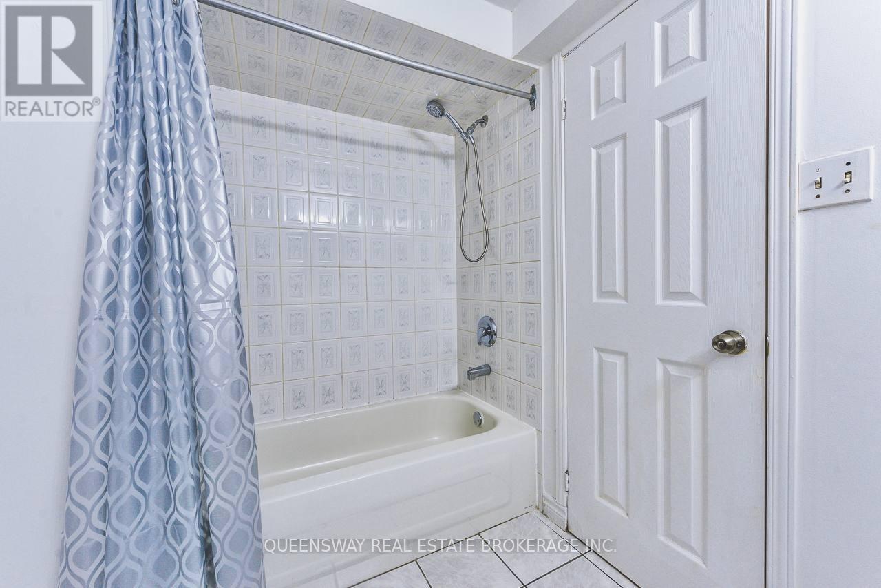 12 Dandelion Road, Brampton, Ontario  L6R 1X3 - Photo 48 - W12370784