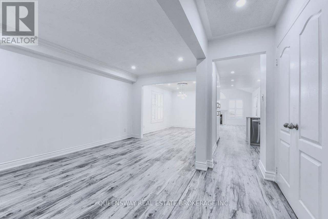12 Dandelion Road, Brampton, Ontario  L6R 1X3 - Photo 7 - W12370784