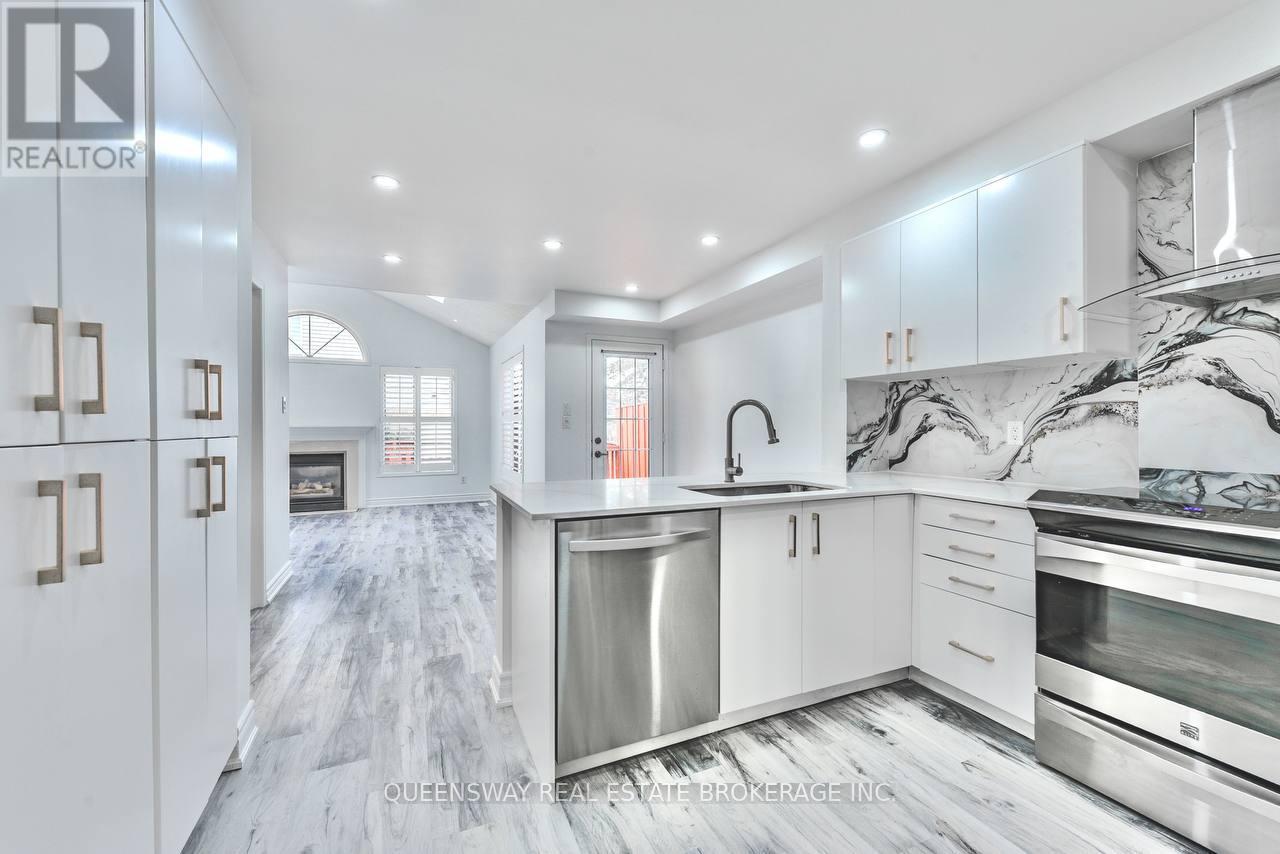 12 Dandelion Road, Brampton, Ontario  L6R 1X3 - Photo 8 - W12370784
