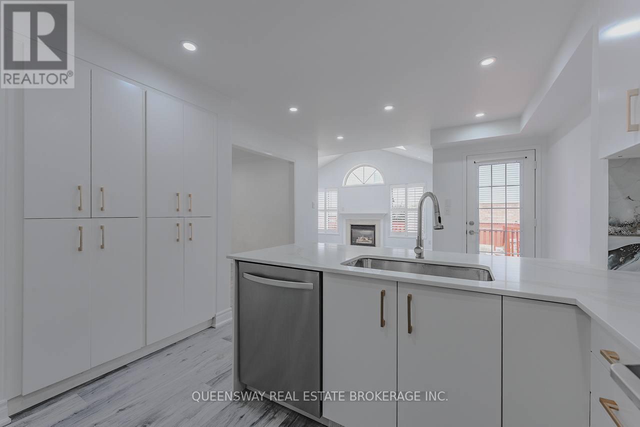 12 Dandelion Road, Brampton, Ontario  L6R 1X3 - Photo 9 - W12370784