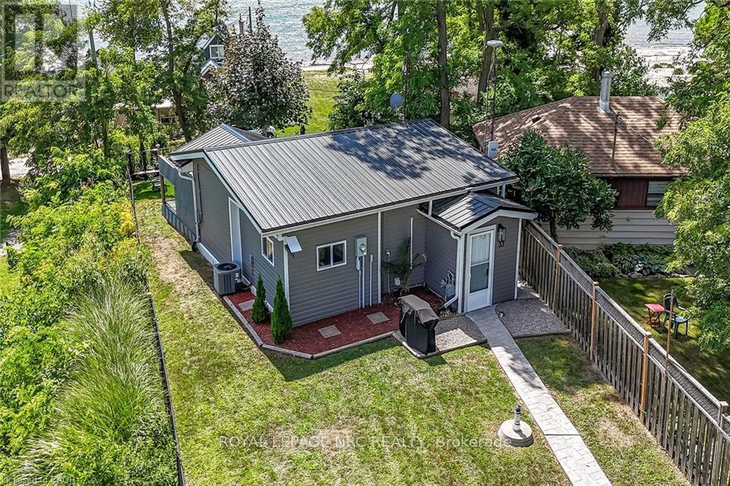 33 Dover Street, Haldimand, Ontario  N1A 2W6 - Photo 35 - X12370775