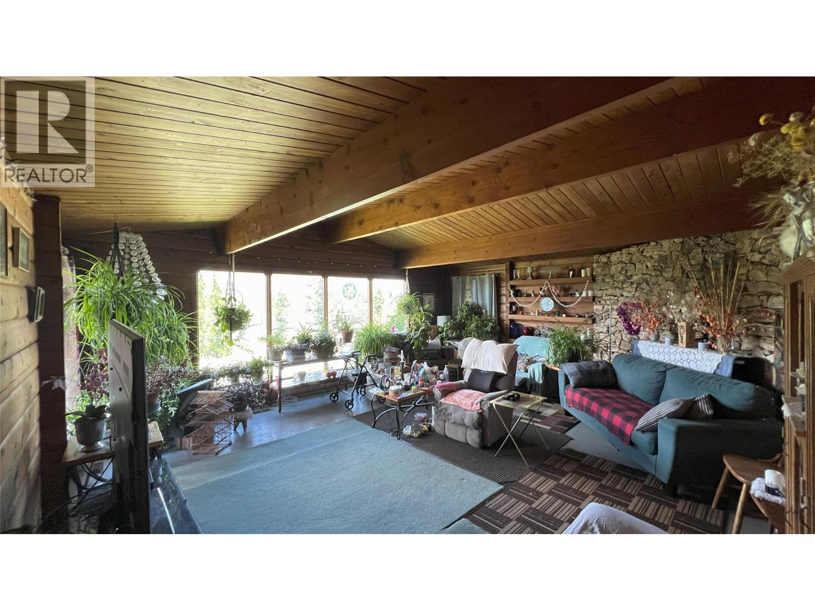 8774 Colony Road, Wardner, British Columbia  V0B 2J0 - Photo 6 - 10360928