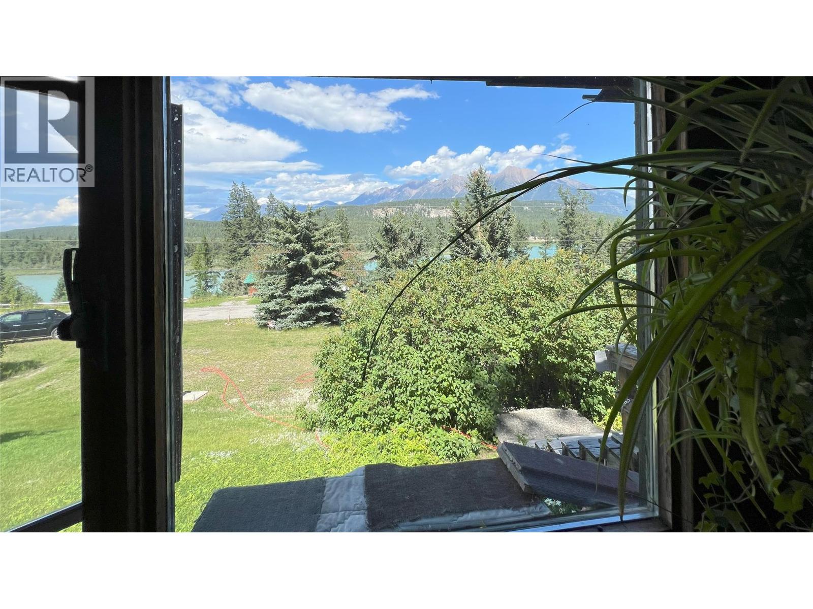 8774 Colony Road, Wardner, British Columbia  V0B 2J0 - Photo 12 - 10360928