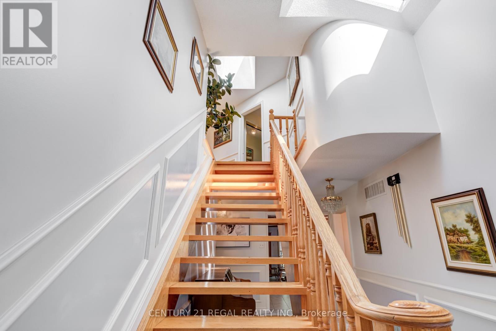 52 Ranee Avenue, Toronto, Ontario  M6A 1M9 - Photo 15 - C12370037