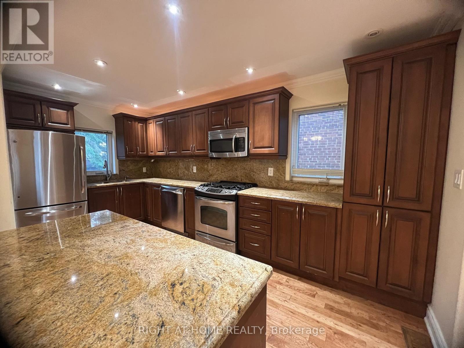 2105 Avenue Road, Toronto, Ontario  M5N 4A9 - Photo 12 - C12370875