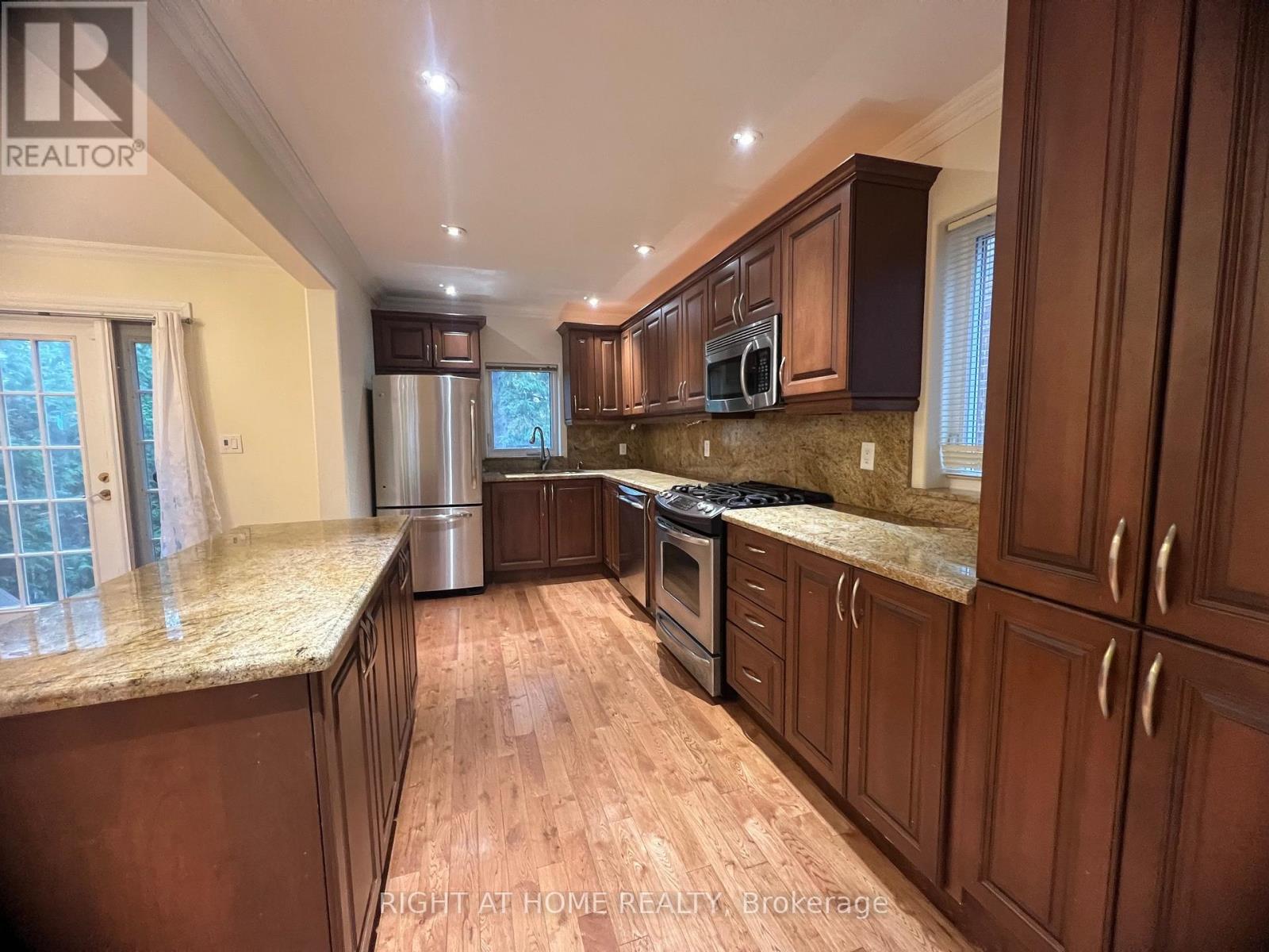2105 Avenue Road, Toronto, Ontario  M5N 4A9 - Photo 14 - C12370875