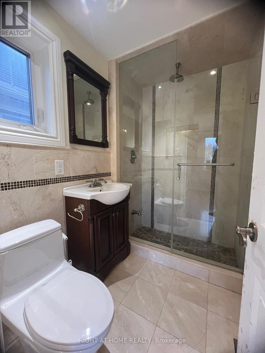 2105 Avenue Road, Toronto, Ontario  M5N 4A9 - Photo 3 - C12370875