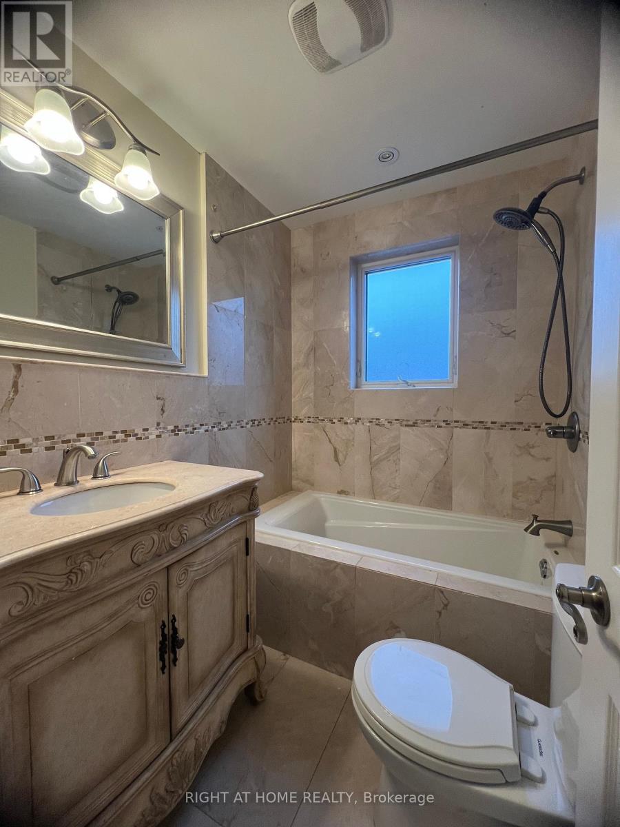 2105 Avenue Road, Toronto, Ontario  M5N 4A9 - Photo 4 - C12370875