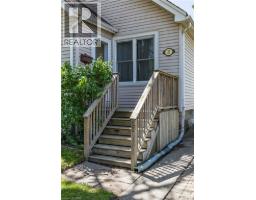 27 BARONS Avenue N, Hamilton, Ontario