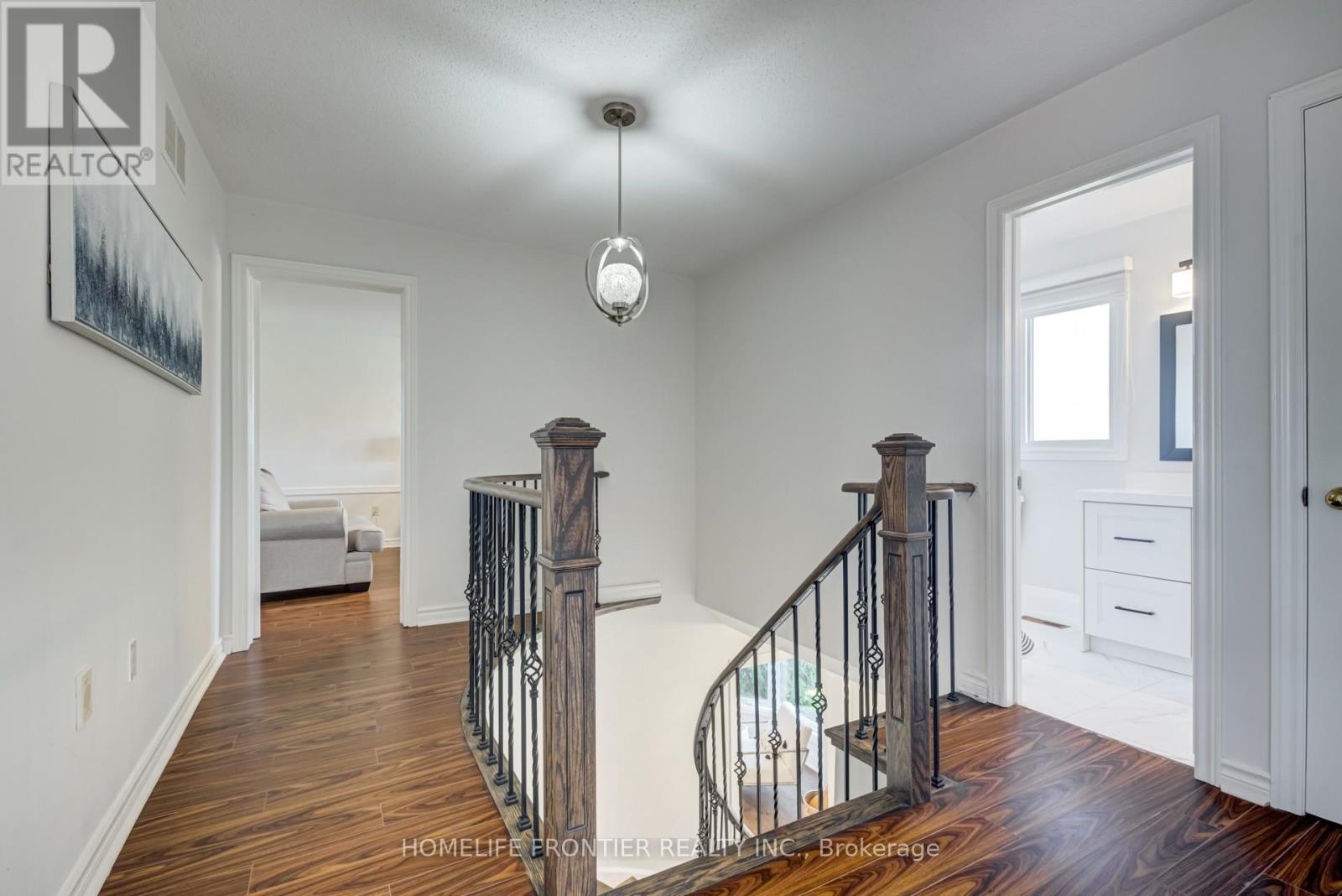 615 Sandford Street, Newmarket, Ontario  L3X 1T4 - Photo 22 - N12370819