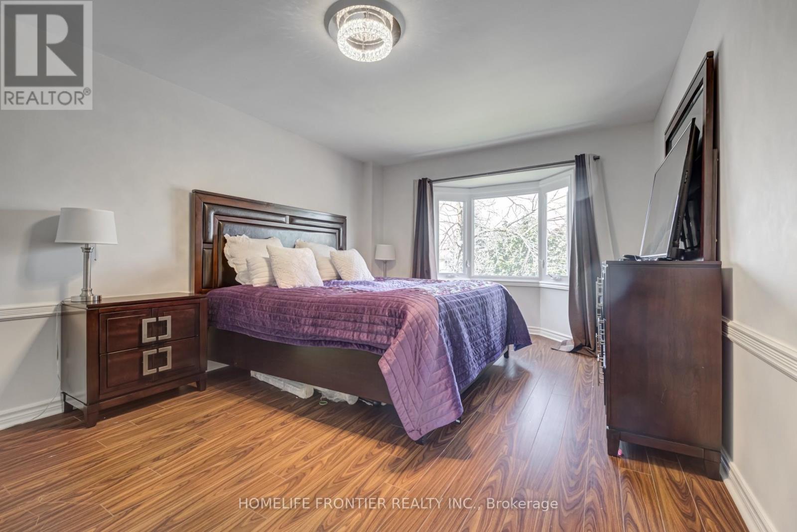 615 Sandford Street, Newmarket, Ontario  L3X 1T4 - Photo 23 - N12370819