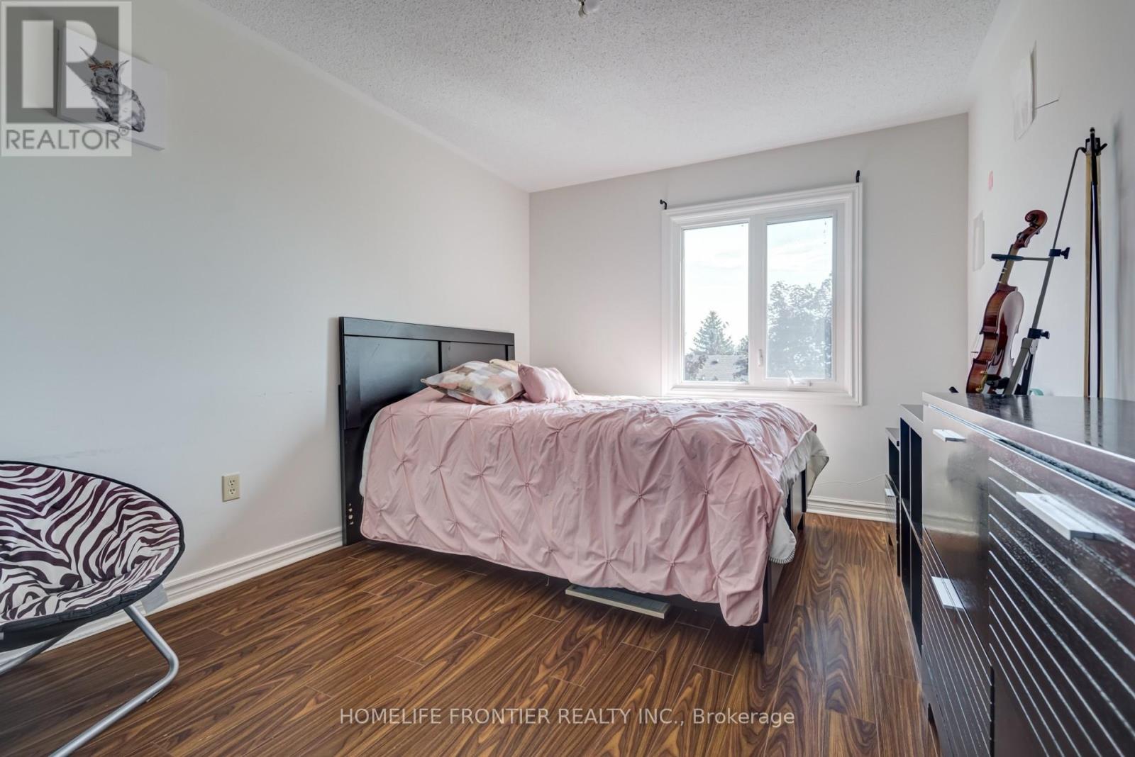 615 Sandford Street, Newmarket, Ontario  L3X 1T4 - Photo 26 - N12370819