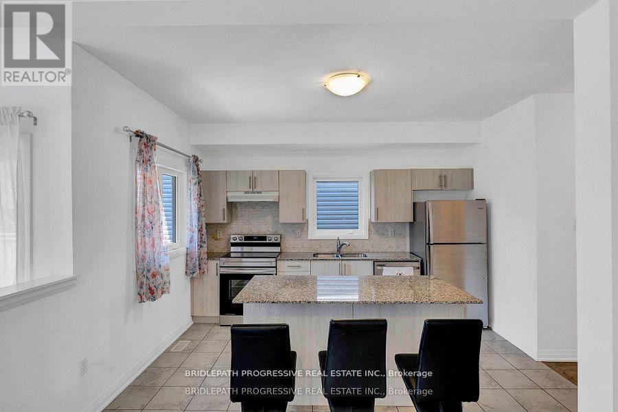 22 Alaskan Heights, Barrie, Ontario  L9J 0H9 - Photo 7 - S12370790